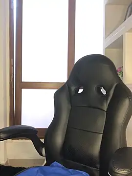 zoe mount online show from 03-17-25, 06:11