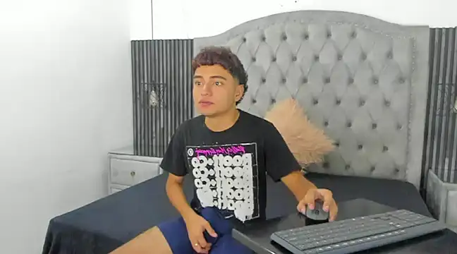 CamilowhiteS online show from 03-01-25, 07:26