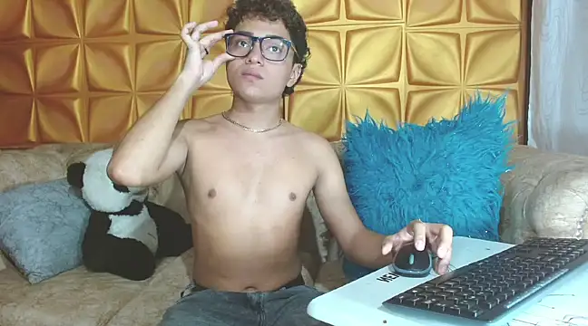 CamilowhiteS online show from 03-18-25, 10:48
