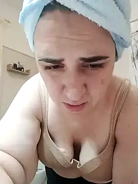 Snapshot of Dolcecurvy chatting on 11-09-25, 04:27 Dolcecurvy online show from 11-09-25, 04:27