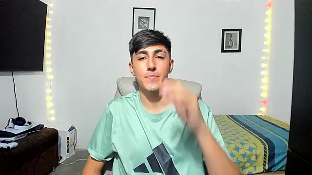 Snapshot of babymaik chatting on 10-09-25, 08:51 babymaik online show from 10-09-25, 08:51