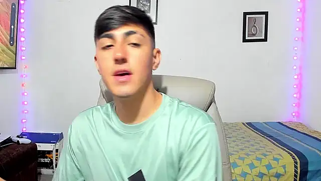 Snapshot of babymaik chatting on 10-20-25, 09:15 babymaik online show from 10-20-25, 09:15