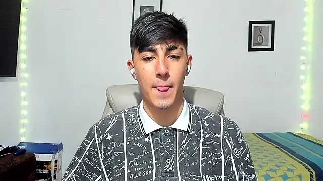 Snapshot of babymaik chatting on 10-21-25, 08:20 babymaik online show from 10-21-25, 08:20