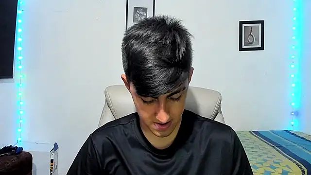 Snapshot of babymaik chatting on 10-26-25, 05:35 babymaik online show from 10-26-25, 05:35