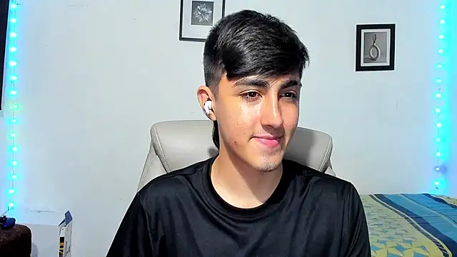 Snapshot of babymaik chatting on 10-27-25, 05:33 babymaik online show from 10-27-25, 05:33