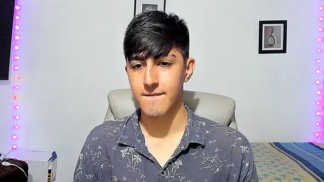 Snapshot of babymaik chatting on 10-28-25, 10:23 babymaik online show from 10-28-25, 10:23