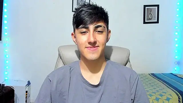 Snapshot of babymaik chatting on 10-30-25, 08:42 babymaik online show from 10-30-25, 08:42