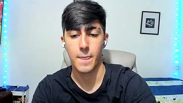 Snapshot of babymaik chatting on 11-04-25, 09:14 babymaik online show from 11-04-25, 09:14