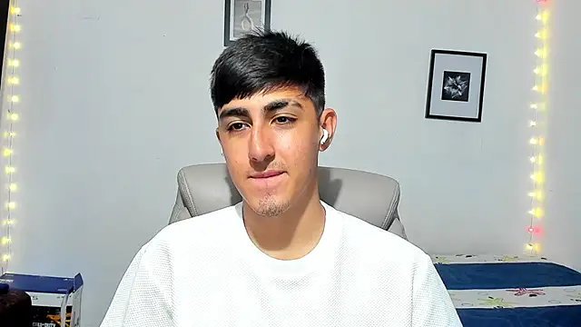 Snapshot of babymaik chatting on 11-13-25, 05:17 babymaik online show from 11-13-25, 05:17