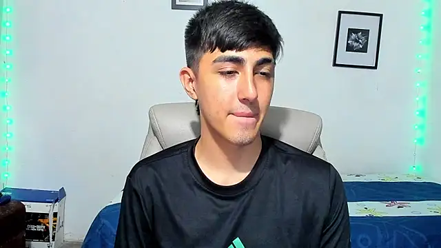 Snapshot of babymaik chatting on 11-18-25, 05:12 babymaik online show from 11-18-25, 05:12