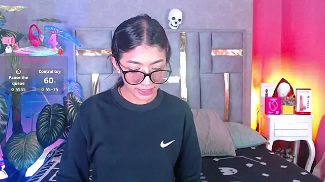 Tyla Ks online show from 10-15-25, 07:36