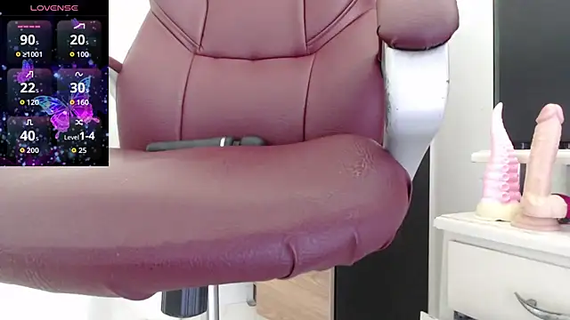 Mature 2025 online show from 04-30-26, 08:57