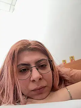 Snapshot of KittieHallo chatting on 02-23-25, 08:28 KittieHallo online show from 02-23-25, 08:28