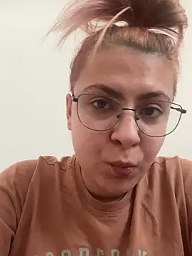 Snapshot of KittieHallo chatting on 02-25-25, 03:05 KittieHallo online show from 02-25-25, 03:05