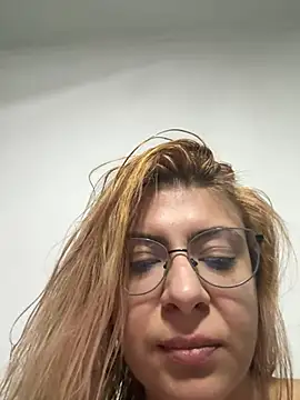 Snapshot of KittieHallo chatting on 03-07-25, 04:44 KittieHallo online show from 03-07-25, 04:44