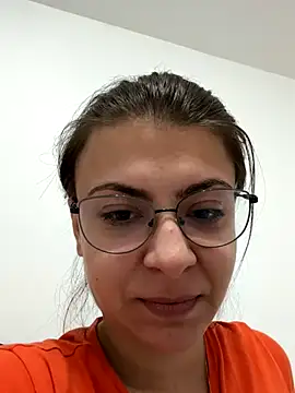Snapshot of KittieHallo chatting on 10-19-25, 09:21 KittieHallo online show from 10-19-25, 09:21