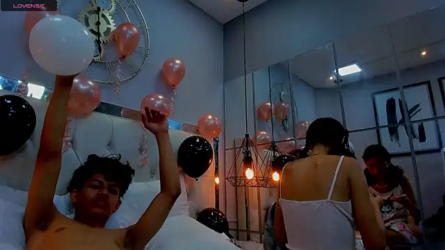 leslieanddrako online show from 10-14-25, 06:20