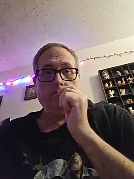 Smallone327 online show from 10-18-25, 06:16