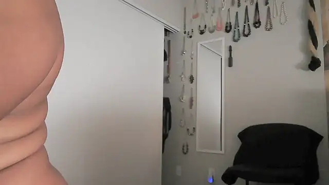 Snapshot of Queenanitadix chatting on 02-24-26, 07:01 Queenanitadix online show from 02-24-26, 07:01