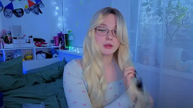 milliedoll online show from 10-13-25, 09:42