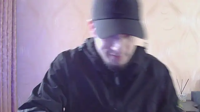 Snapshot of frama666 chatting on 03-18-26, 02:20 frama666 online show from 03-18-26, 02:20