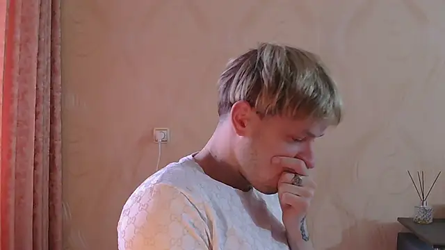 Snapshot of frama666 chatting on 04-09-26, 06:19 frama666 online show from 04-09-26, 06:19