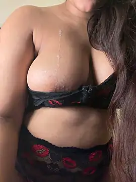 Snapshot of isha_sassy chatting on 03-29-26, 06:41 isha sassy online show from 03-29-26, 06:41