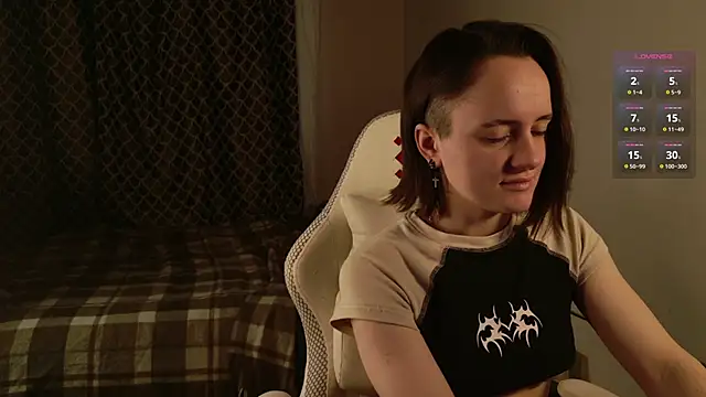 Snapshot of Luna_Loveee chatting on 10-10-25, 05:06 Luna Loveee online show from 10-10-25, 05:06