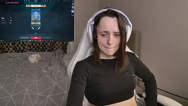 Luna Loveee online show from 01-10-26, 04:25