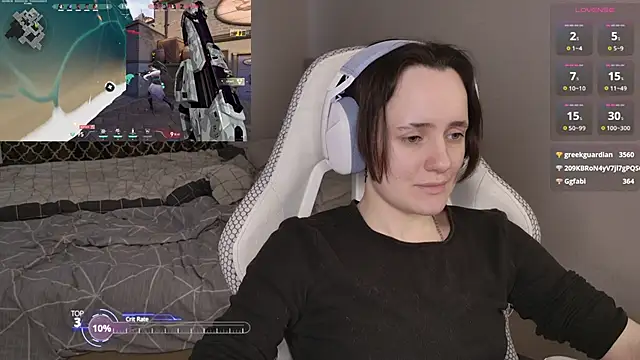 Luna Loveee online show from 02-15-26, 07:51