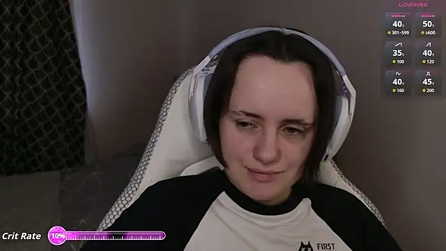 Luna Loveee online show from 03-06-26, 04:09