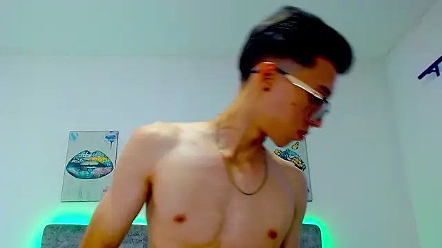 Snapshot of skinny_bigcock02 chatting on 03-01-25, 10:42 skinny bigcock02 online show from 03-01-25, 10:42