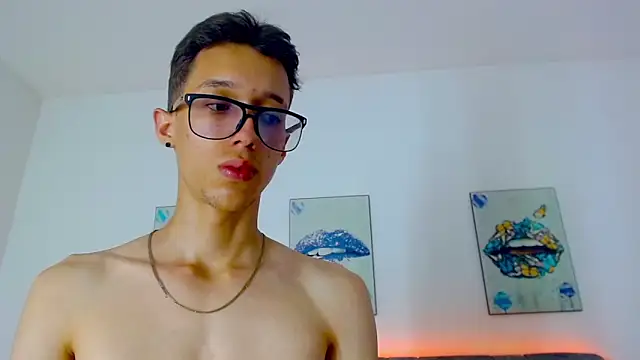 Snapshot of skinny_bigcock02 chatting on 03-07-25, 10:43 skinny bigcock02 online show from 03-07-25, 10:43