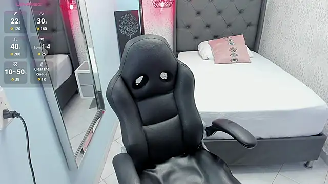 MEGANZARICK online show from 11-04-25, 01:32