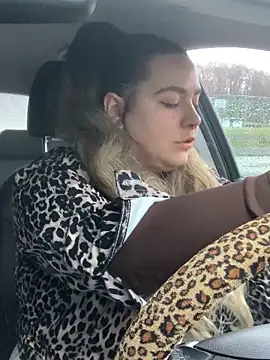 Snapshot of badcurvy chatting on 03-23-25, 06:05 badcurvy online show from 03-23-25, 06:05