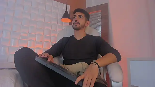 AlejandroStormm online show from 10-10-25, 08:52