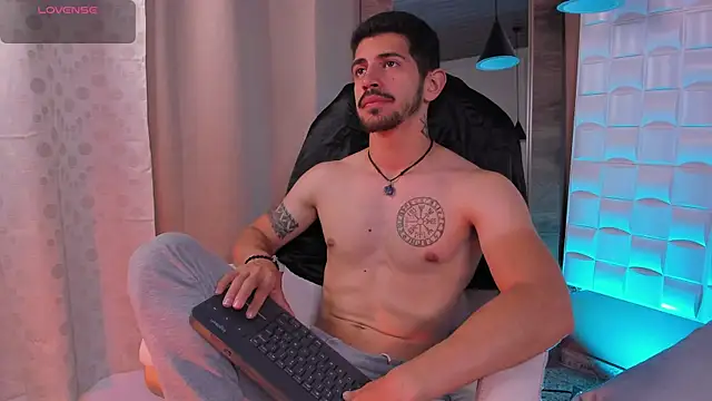 AlejandroStormm online show from 12-20-25, 08:49