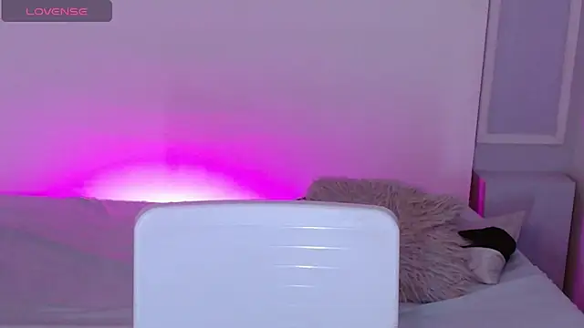 Snapshot of JasmineBella0 chatting on 03-01-25, 02:04 JasmineBella0 online show from 03-01-25, 02:04