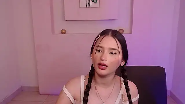 Snapshot of JasmineBella0 chatting on 03-09-25, 12:42 JasmineBella0 online show from 03-09-25, 12:42