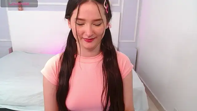 Snapshot of JasmineBella0 chatting on 03-15-25, 01:41 JasmineBella0 online show from 03-15-25, 01:41