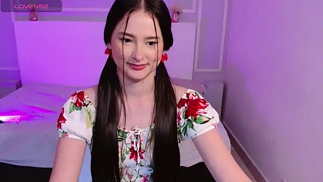 Snapshot of JasmineBella0 chatting on 03-19-25, 02:27 JasmineBella0 online show from 03-19-25, 02:27