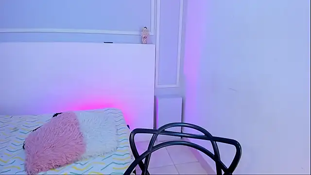 Snapshot of JasmineBella0 chatting on 09-18-25, 08:11 JasmineBella0 online show from 09-18-25, 08:11