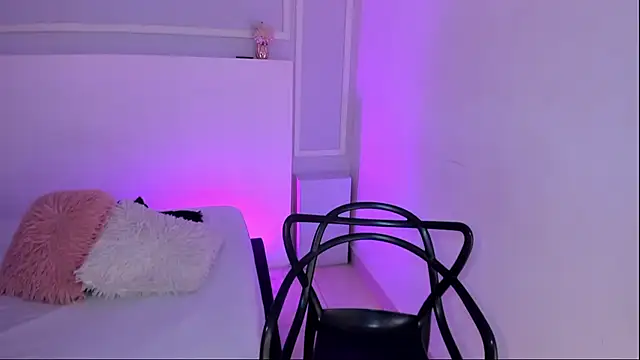 Snapshot of JasmineBella0 chatting on 09-23-25, 08:12 JasmineBella0 online show from 09-23-25, 08:12