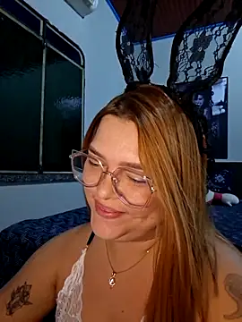 Snapshot of GoddessChaar chatting on 04-05-26, 01:03 GoddessChaar online show from 04-05-26, 01:03