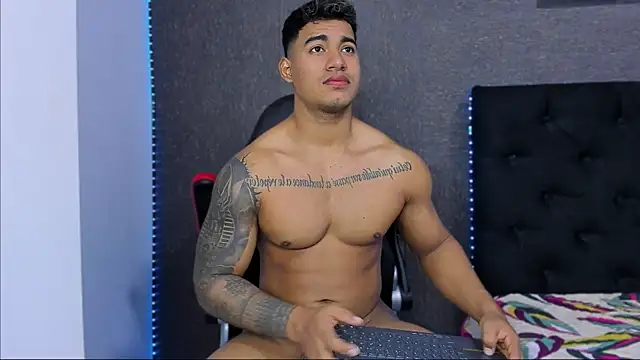 Snapshot of luigi_hot_ chatting on 03-16-25, 07:06 luigi hot online show from 03-16-25, 07:06