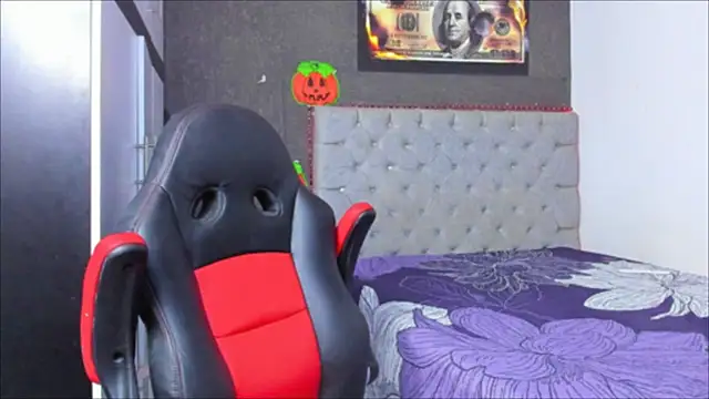 luigi hot  online show from 10-22-25, 03:07