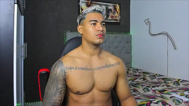 luigi hot  online show from 02-17-26, 02:13