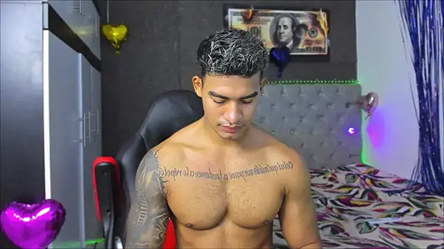 luigi hot  online show from 06-19-26, 04:11