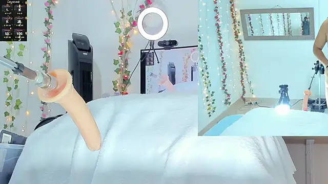 Snapshot of Genesis_Love__ chatting on 10-19-25, 09:32 Genesis Love online show from 10-19-25, 09:32