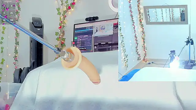 Snapshot of Genesis_Love__ chatting on 11-05-25, 09:09 Genesis Love online show from 11-05-25, 09:09